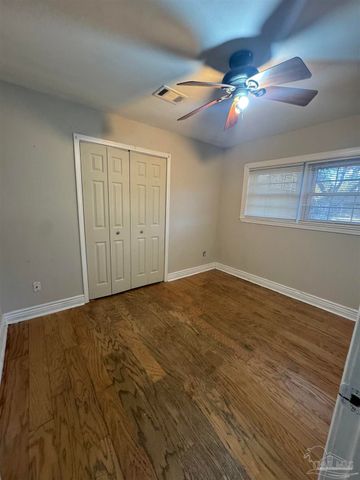 7811 Castle Gate Dr, Pensacola, FL 32534