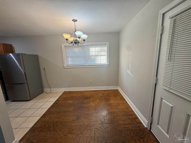 7811 Castle Gate Dr, Pensacola, FL 32534