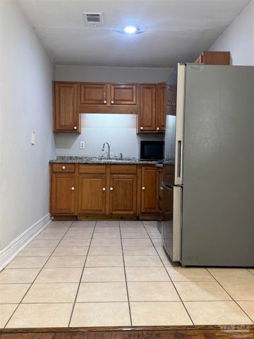 7811 Castle Gate Dr, Pensacola, FL 32534