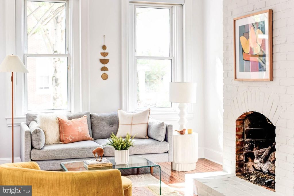 1521 CAROLINE ST NW, Washington, DC 20009