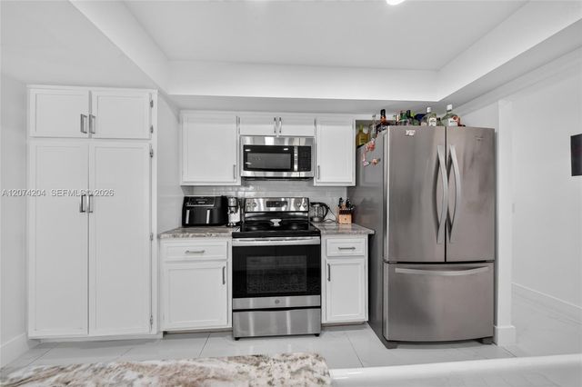 713 Se, Cape Coral, FL 33904