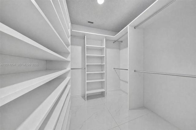 713 Se, Cape Coral, FL 33904