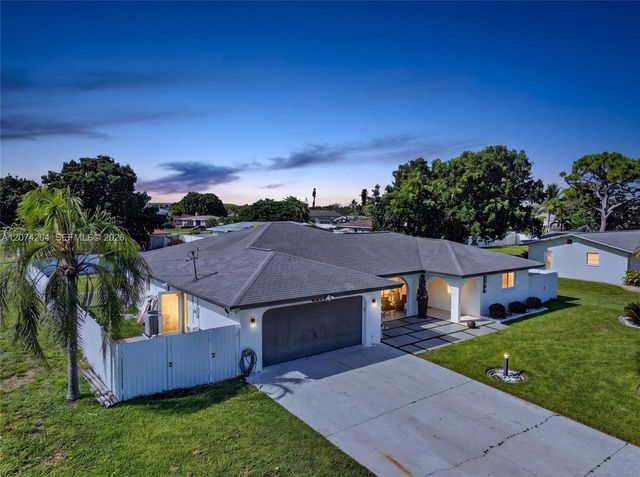 713 Se, Cape Coral, FL 33904