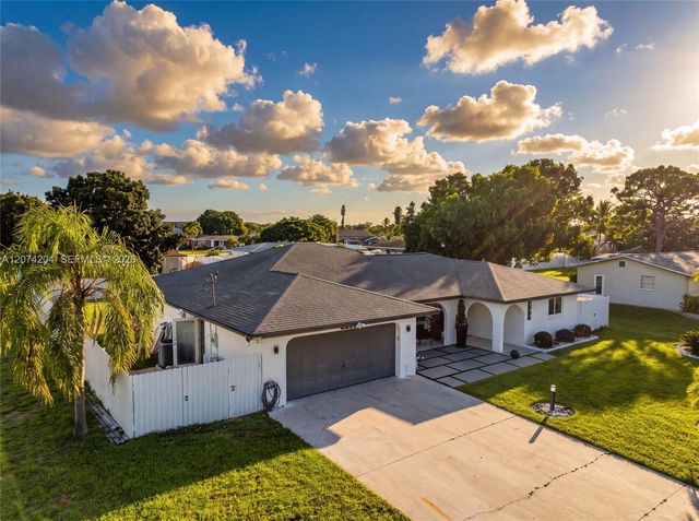 713 Se, Cape Coral, FL 33904