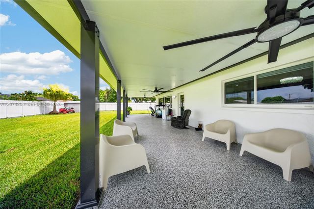 713 Se, Cape Coral, FL 33904