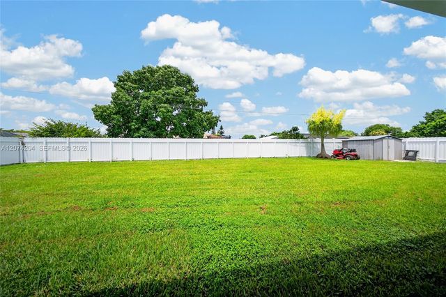 713 Se, Cape Coral, FL 33904