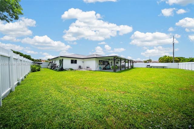 713 Se, Cape Coral, FL 33904