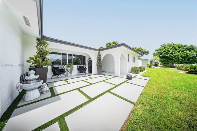 713 Se, Cape Coral, FL 33904