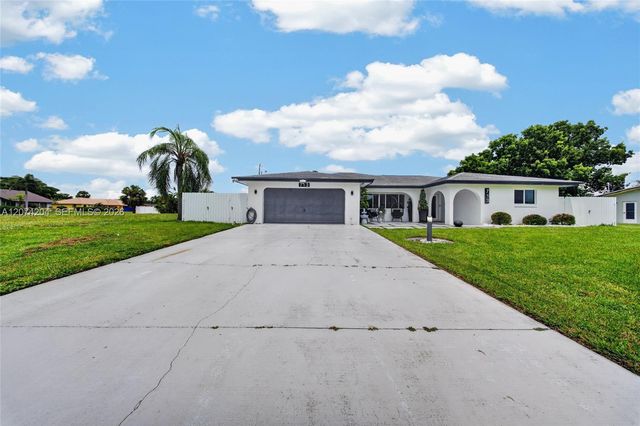 713 Se, Cape Coral, FL 33904