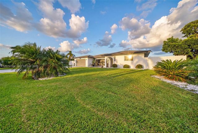 713 Se, Cape Coral, FL 33904