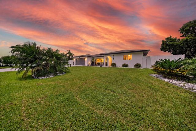 713 Se, Cape Coral, FL 33904