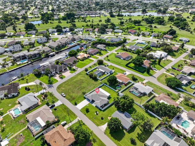 713 Se, Cape Coral, FL 33904