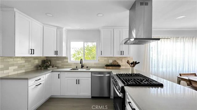 969 Adelante, Los Angeles, CA 90042