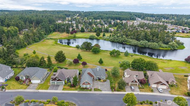 1767 SW Waterside Court, Oak Harbor, WA 98277