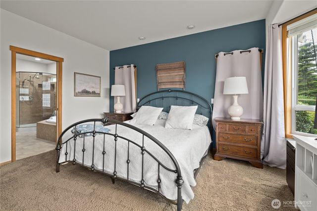1767 SW Waterside Court, Oak Harbor, WA 98277