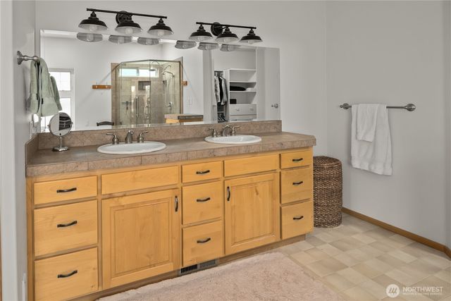 1767 SW Waterside Court, Oak Harbor, WA 98277