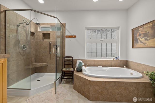 1767 SW Waterside Court, Oak Harbor, WA 98277