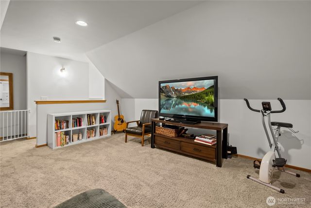 1767 SW Waterside Court, Oak Harbor, WA 98277