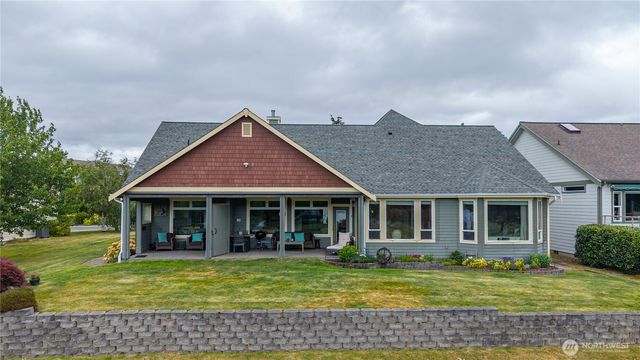 1767 SW Waterside Court, Oak Harbor, WA 98277