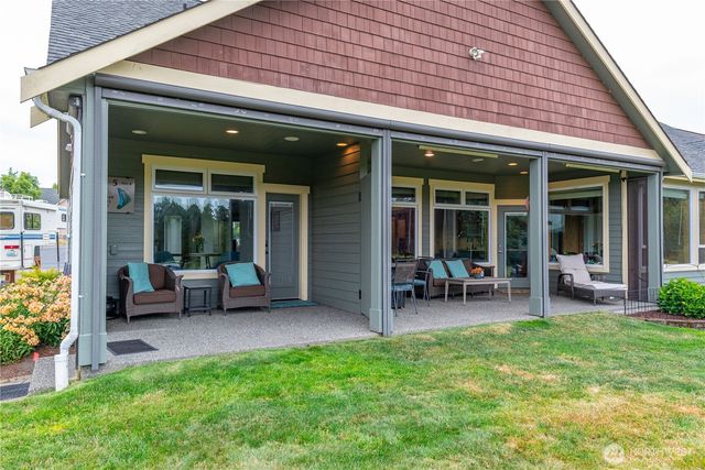 1767 SW Waterside Court, Oak Harbor, WA 98277