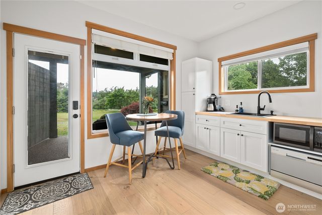 1767 SW Waterside Court, Oak Harbor, WA 98277