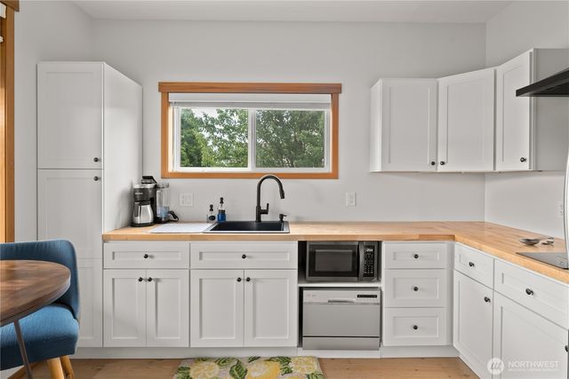 1767 SW Waterside Court, Oak Harbor, WA 98277