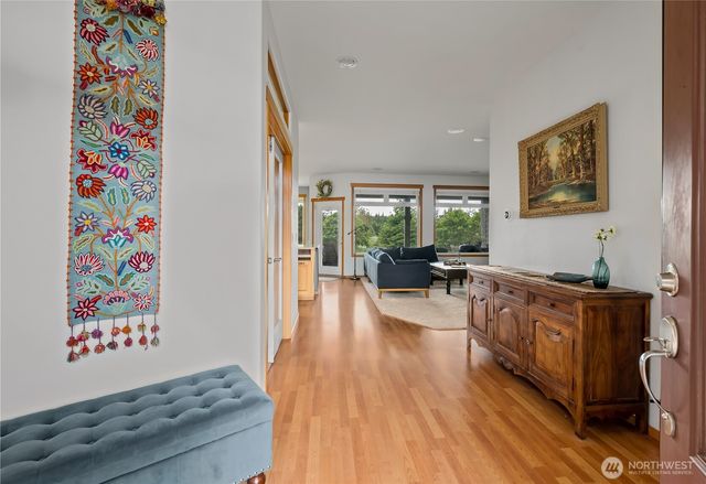 1767 SW Waterside Court, Oak Harbor, WA 98277