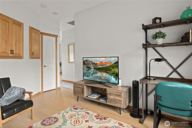 1767 SW Waterside Court, Oak Harbor, WA 98277