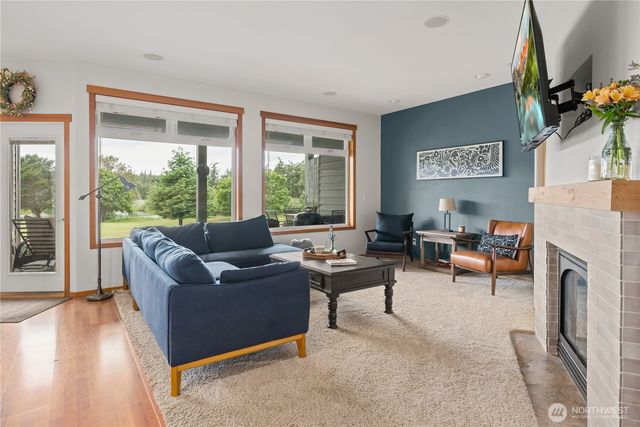 1767 SW Waterside Court, Oak Harbor, WA 98277