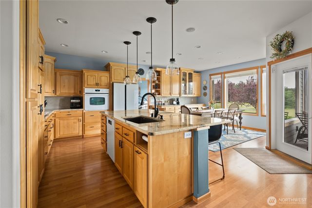1767 SW Waterside Court, Oak Harbor, WA 98277