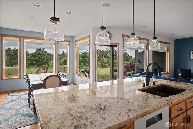 1767 SW Waterside Court, Oak Harbor, WA 98277