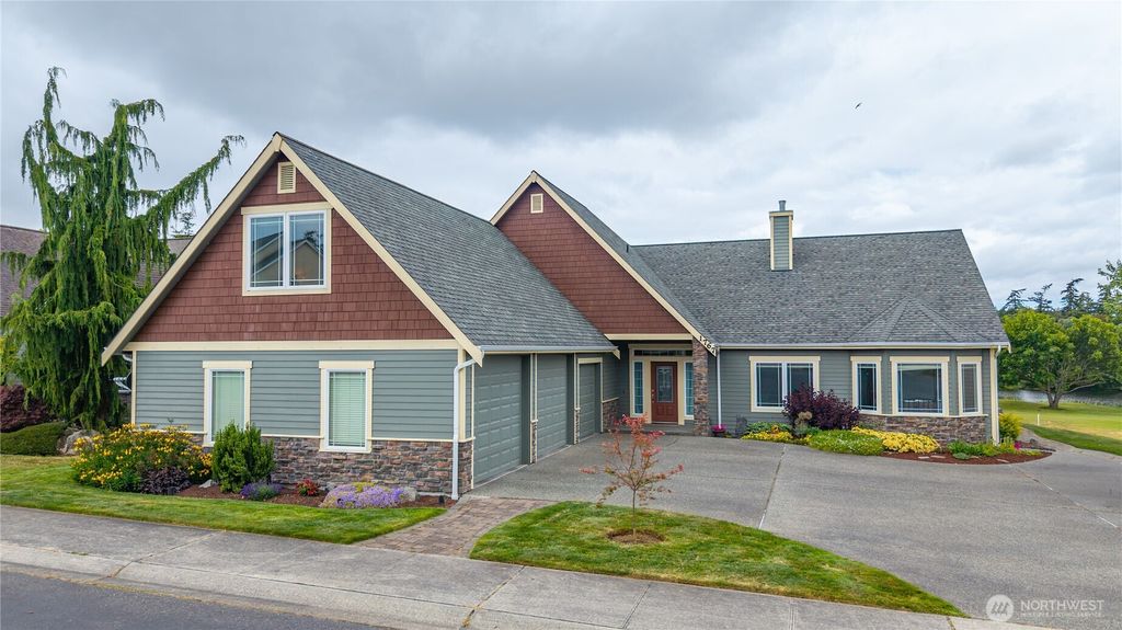 1767 SW Waterside Court, Oak Harbor, WA 98277