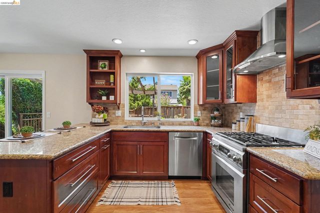 332 Chardonnay Cir, Clayton, CA 94517