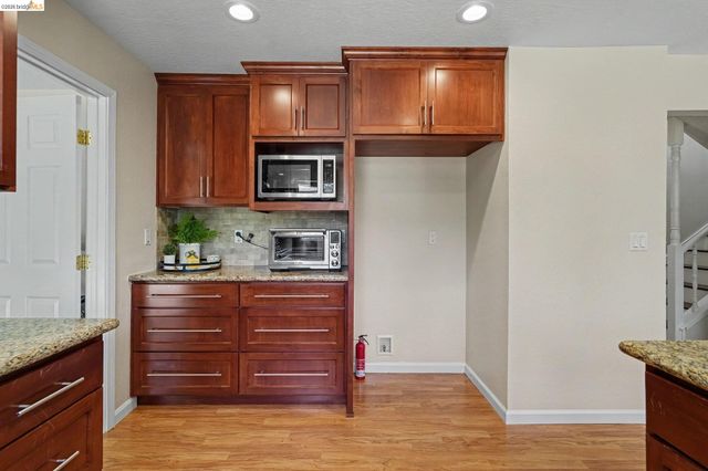 332 Chardonnay Cir, Clayton, CA 94517