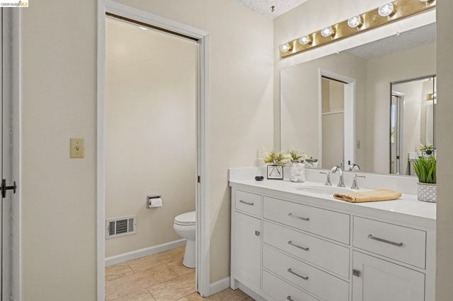 332 Chardonnay Cir, Clayton, CA 94517