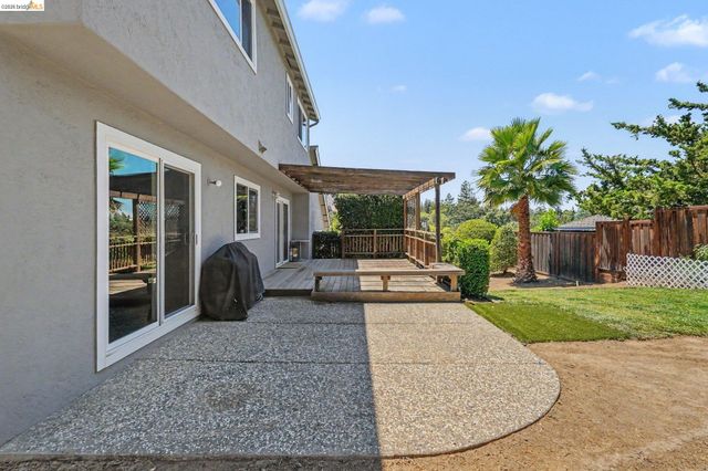 332 Chardonnay Cir, Clayton, CA 94517