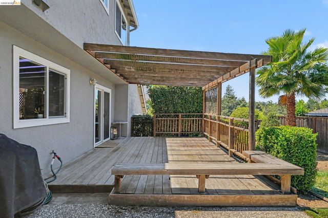 332 Chardonnay Cir, Clayton, CA 94517
