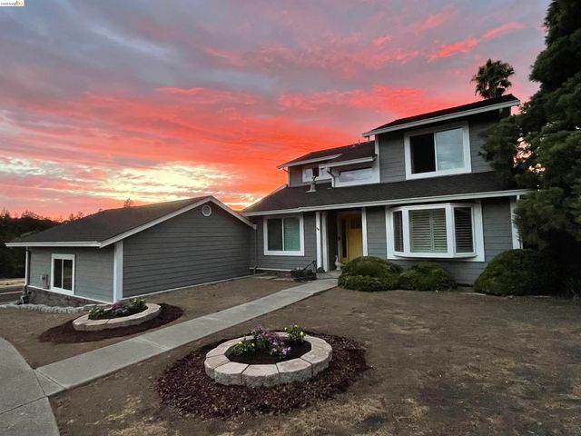 332 Chardonnay Cir, Clayton, CA 94517