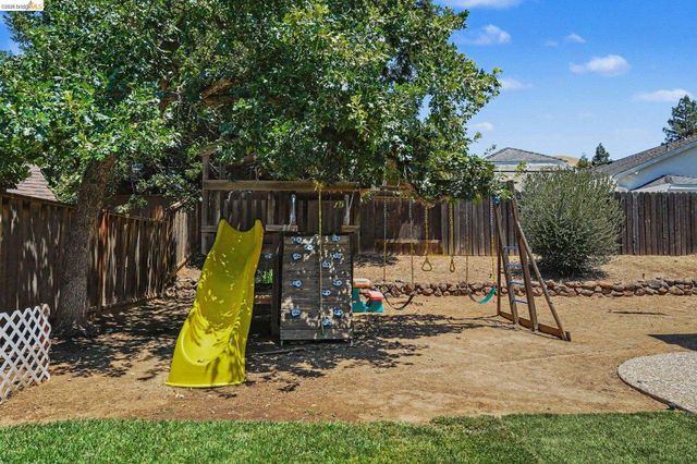 332 Chardonnay Cir, Clayton, CA 94517