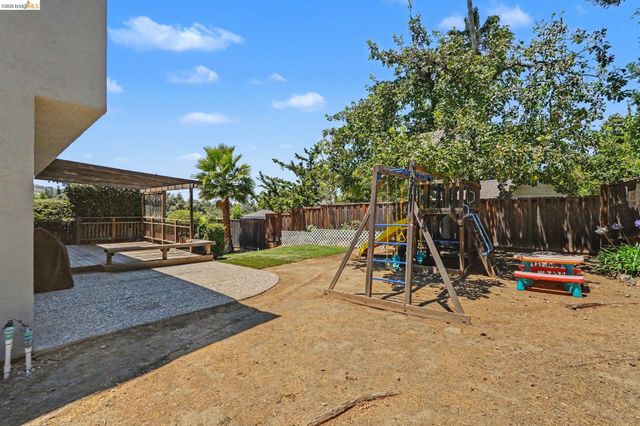 332 Chardonnay Cir, Clayton, CA 94517
