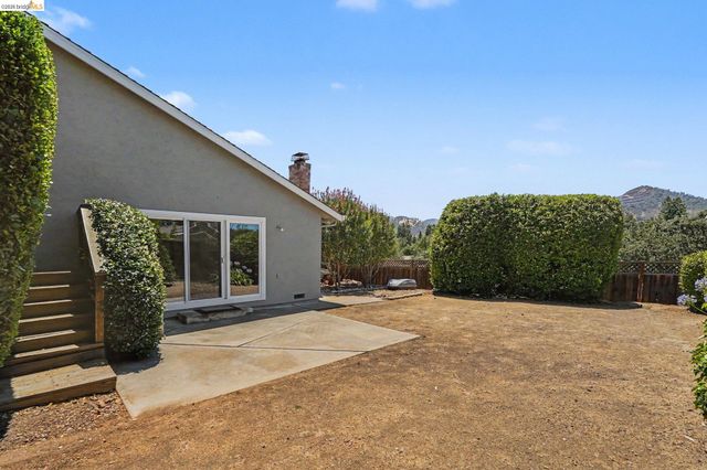332 Chardonnay Cir, Clayton, CA 94517