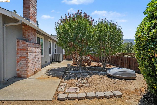 332 Chardonnay Cir, Clayton, CA 94517