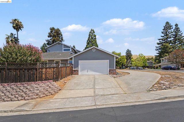 332 Chardonnay Cir, Clayton, CA 94517