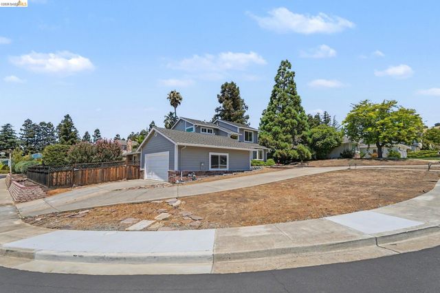 332 Chardonnay Cir, Clayton, CA 94517