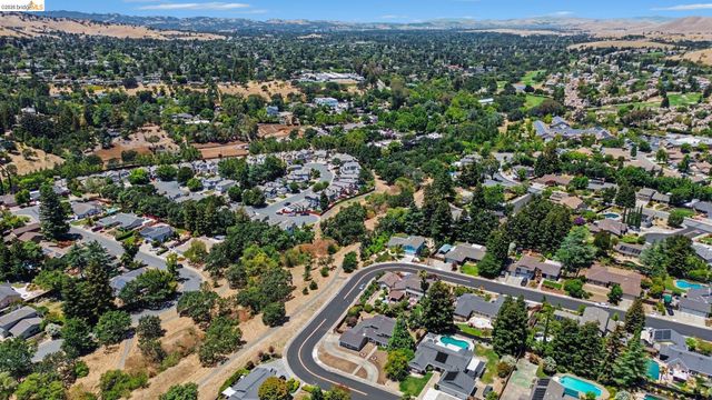 332 Chardonnay Cir, Clayton, CA 94517
