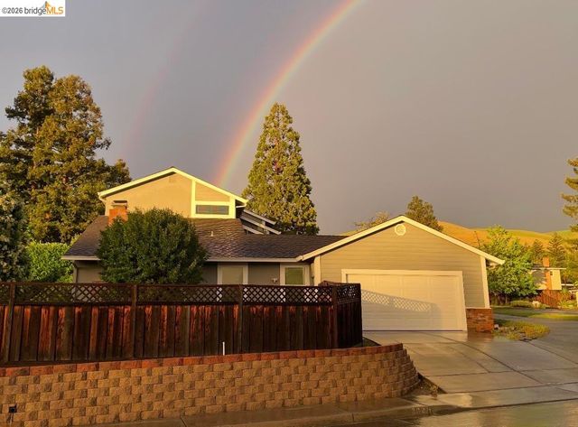 332 Chardonnay Cir, Clayton, CA 94517