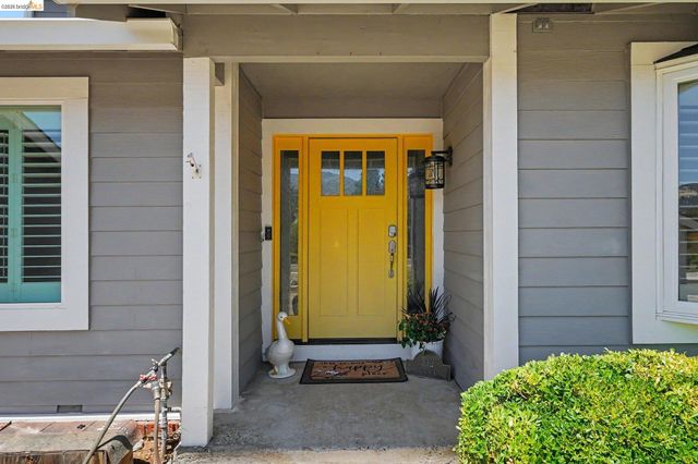 332 Chardonnay Cir, Clayton, CA 94517