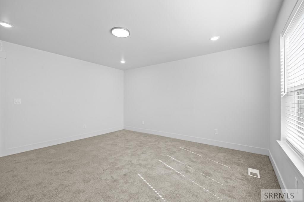 Image 6 of property listing at 294 W 4th S, Sugar City, ID 83448
