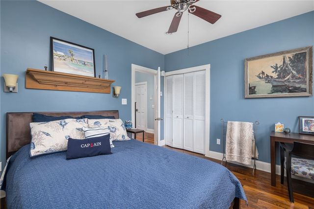 75 Pelham Street C, Newport, RI 02840