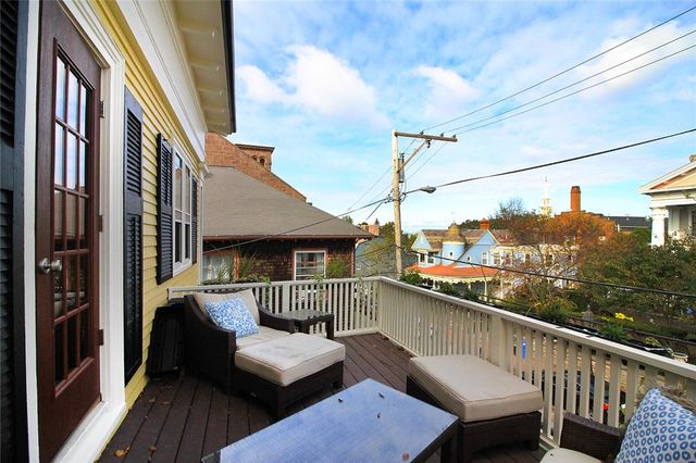 75 Pelham Street C, Newport, RI 02840